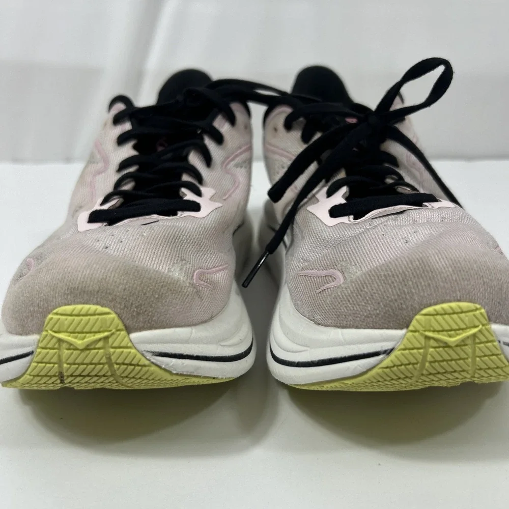 Hoka One One hoka one